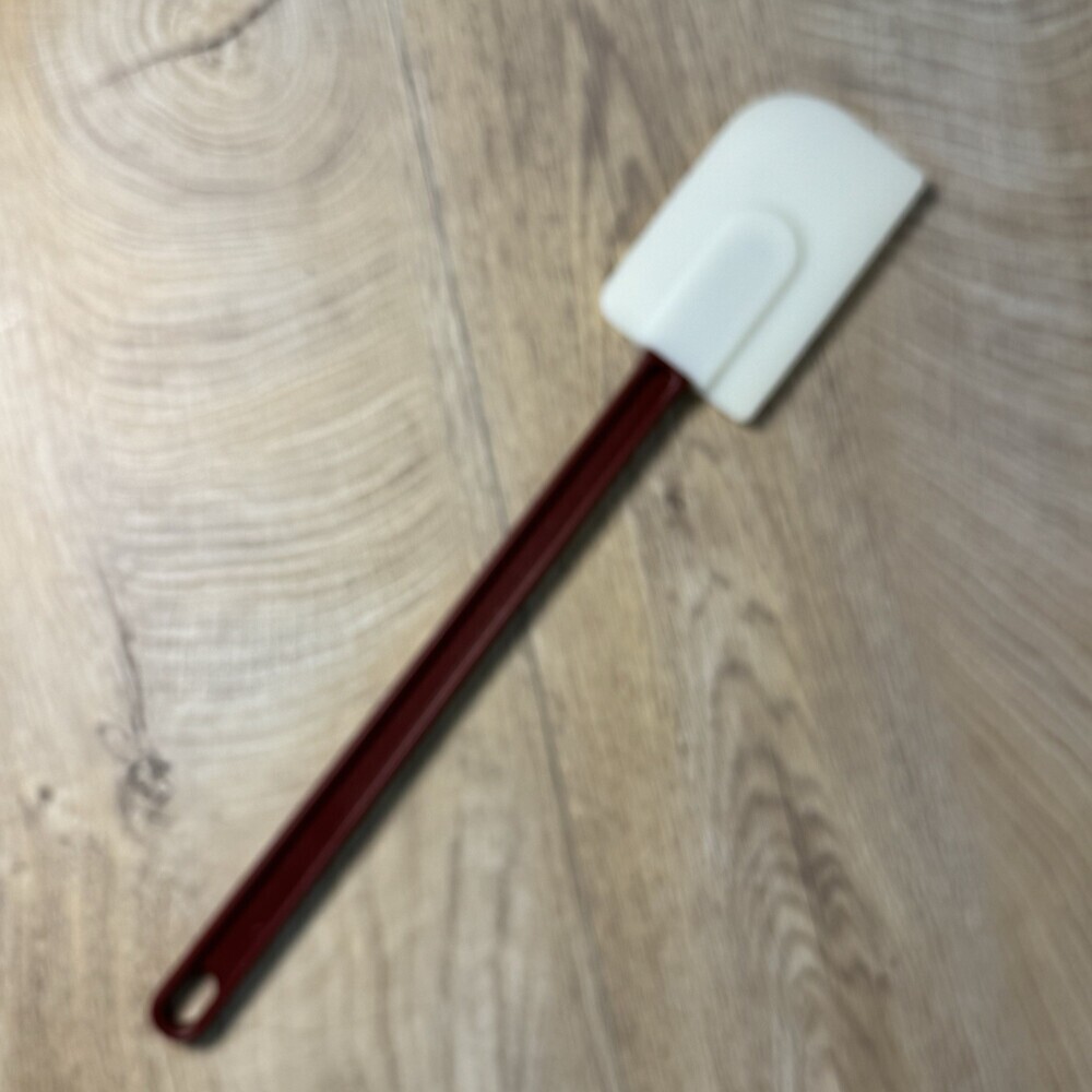 High Heat Resistant Silicone Scraper Spoon Commercial Cooking Spatula Red Handle